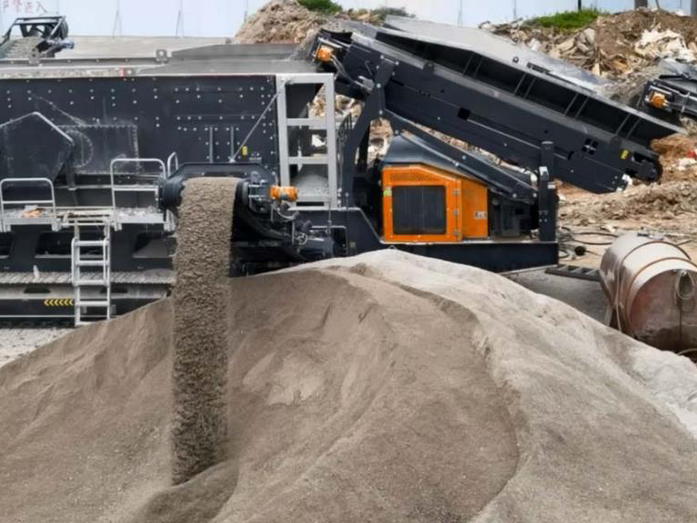 RTPF350DS Crawler Impact Crushing Station (South China Project) (2)